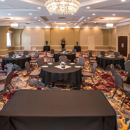 Holiday Inn Conference Centre Edmonton South By Ihg Esterno foto