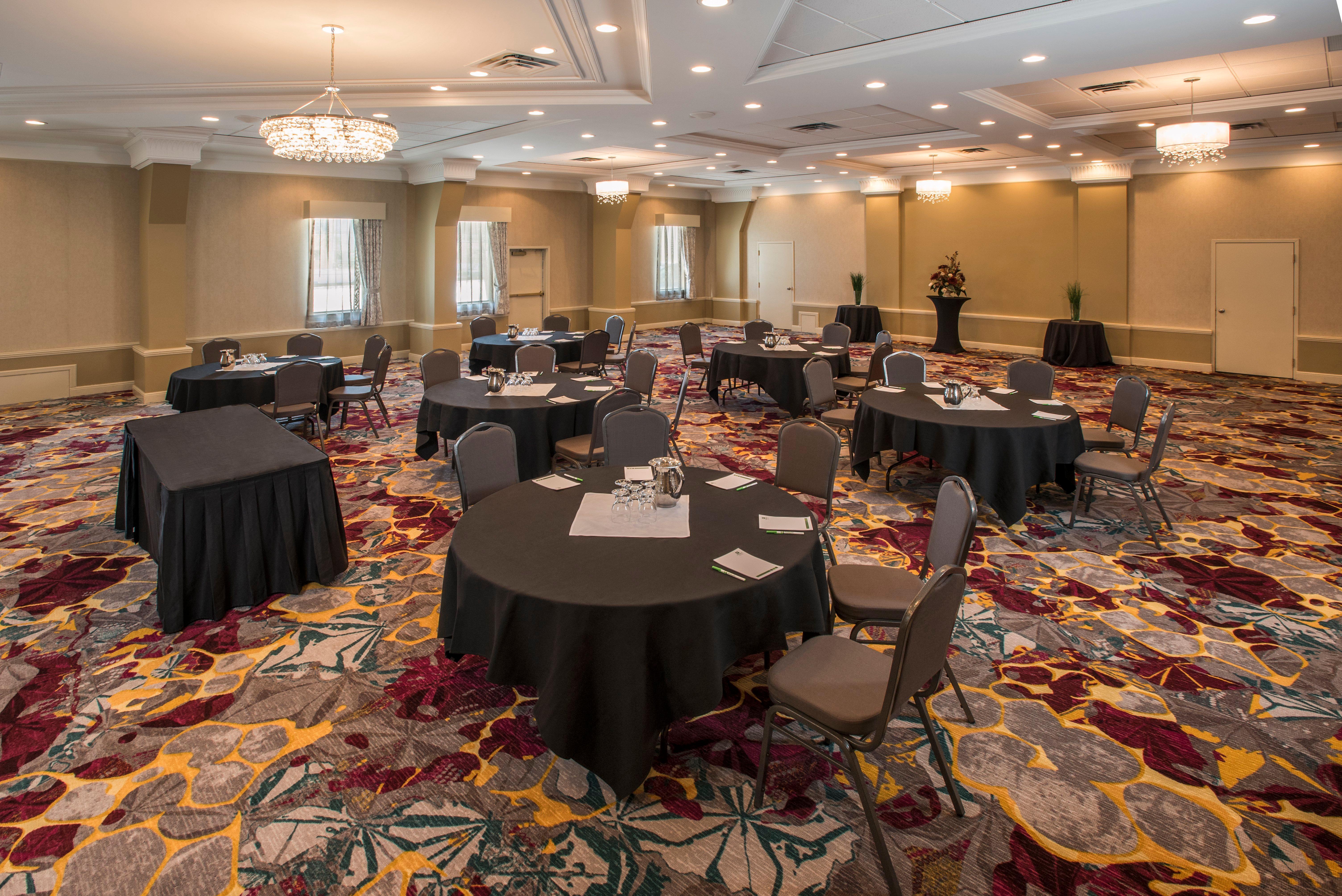 Holiday Inn Conference Centre Edmonton South By Ihg Esterno foto