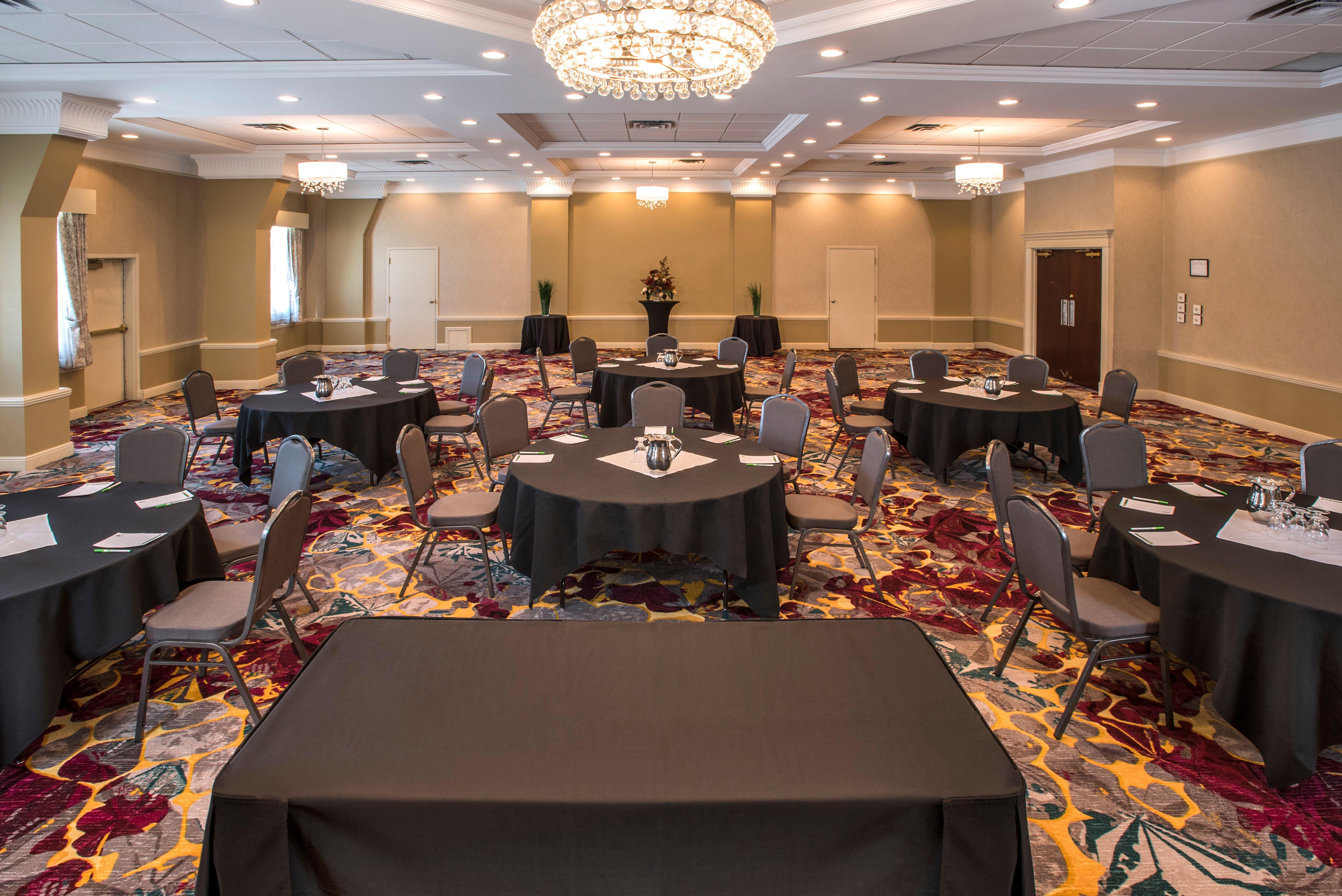Holiday Inn Conference Centre Edmonton South By Ihg Esterno foto