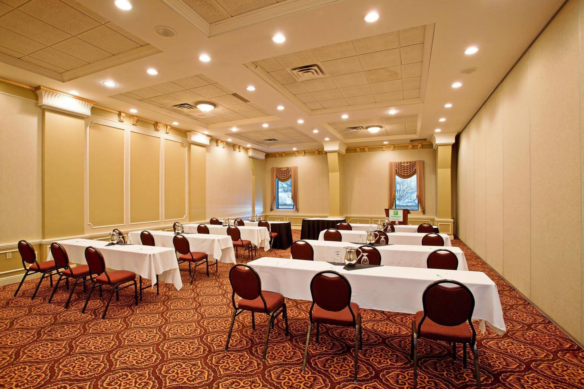Holiday Inn Conference Centre Edmonton South By Ihg Esterno foto