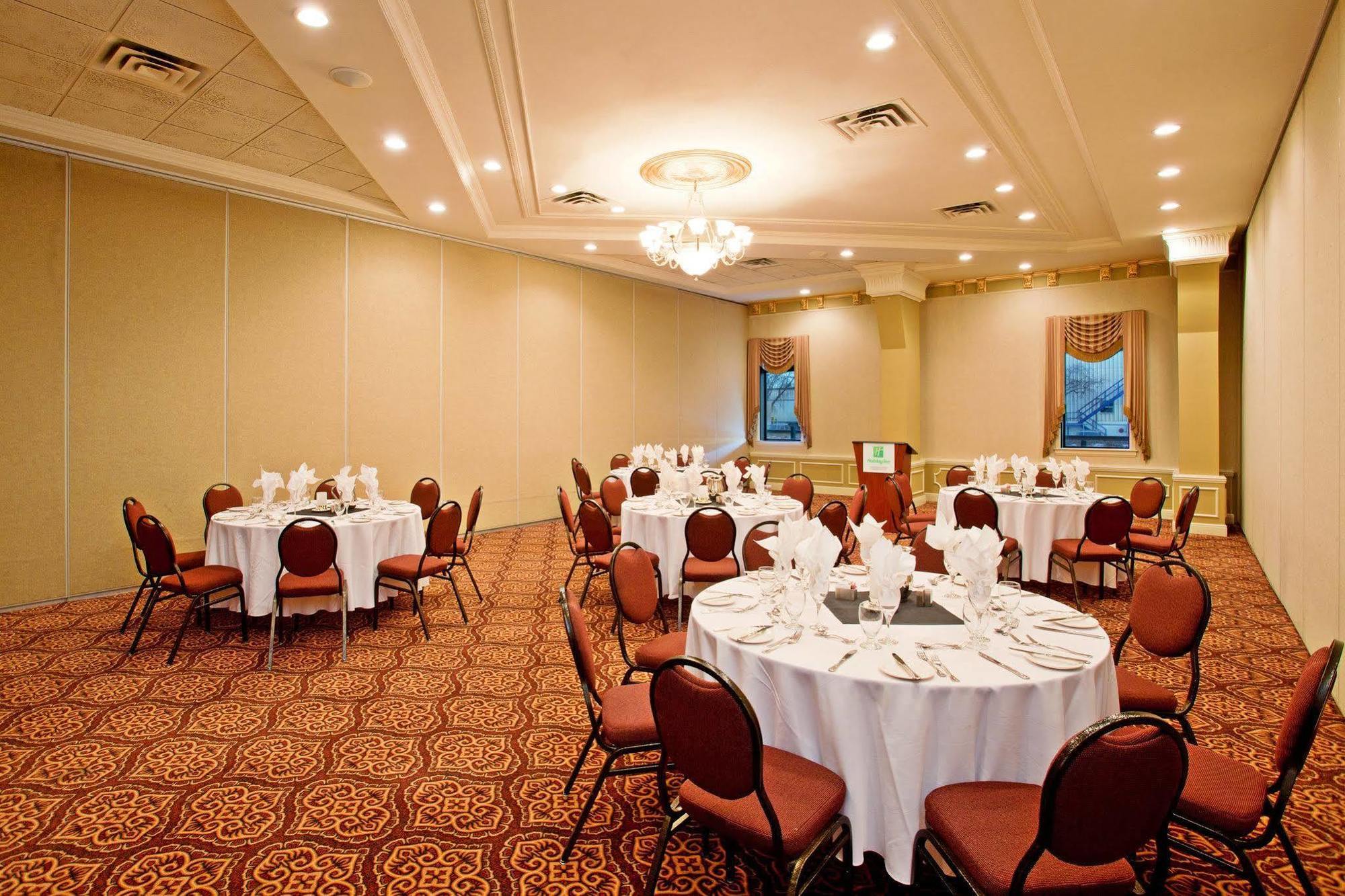 Holiday Inn Conference Centre Edmonton South By Ihg Esterno foto