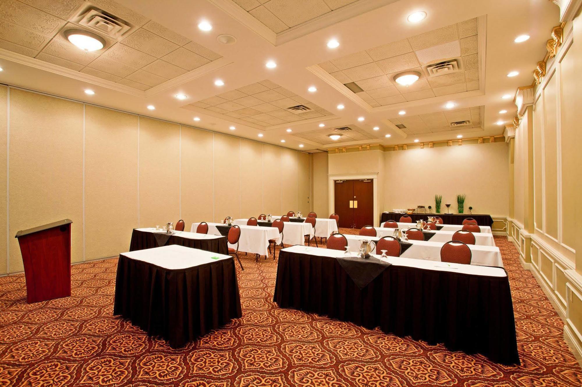 Holiday Inn Conference Centre Edmonton South By Ihg Esterno foto