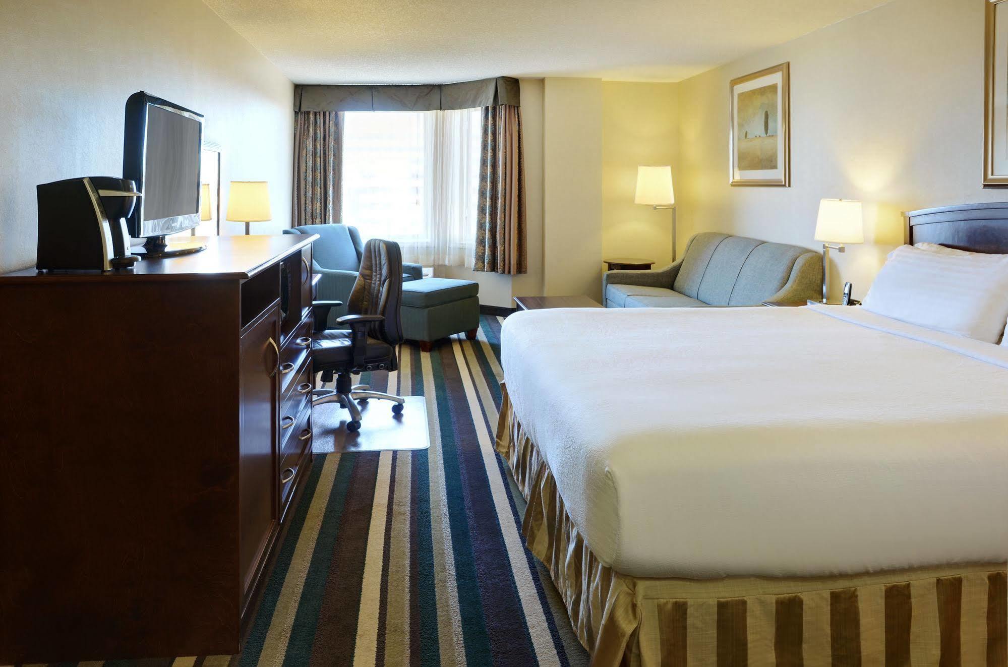 Holiday Inn Conference Centre Edmonton South By Ihg Esterno foto